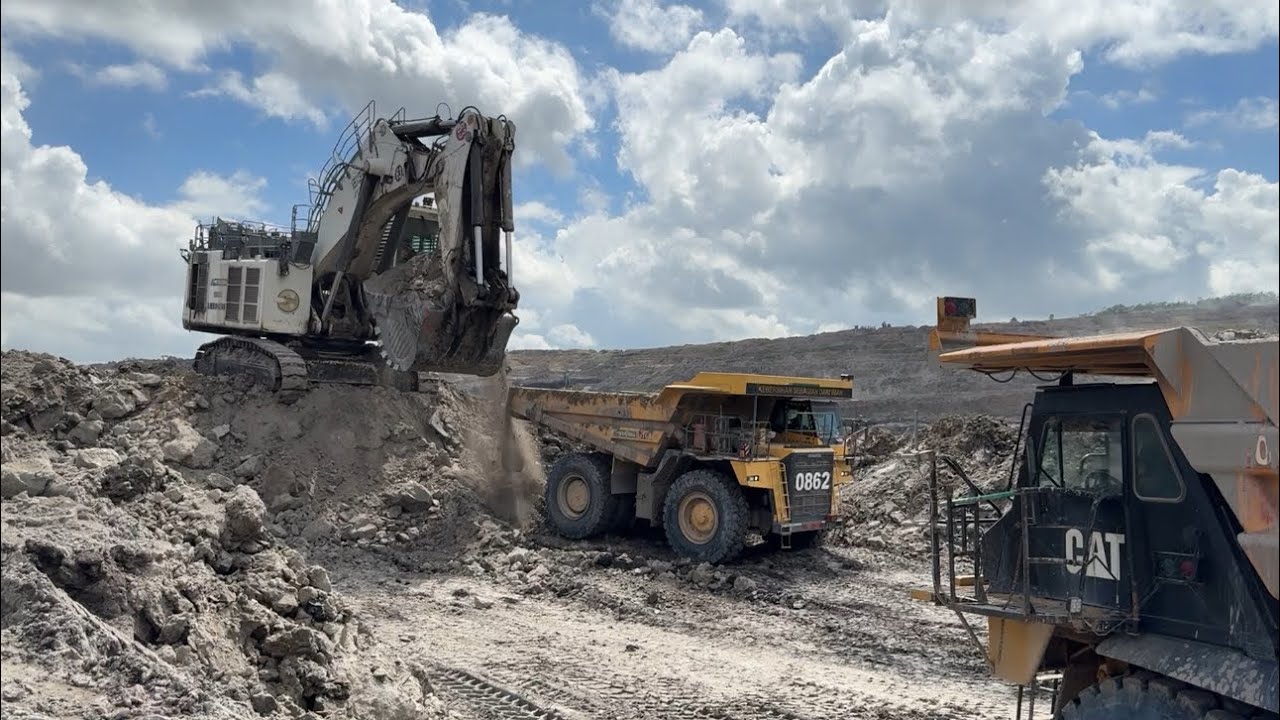 Liebherr 9350 Excavator Loading Truck komatsu And Caterpillar || Non stop 1.4 hour ~ Miningstory