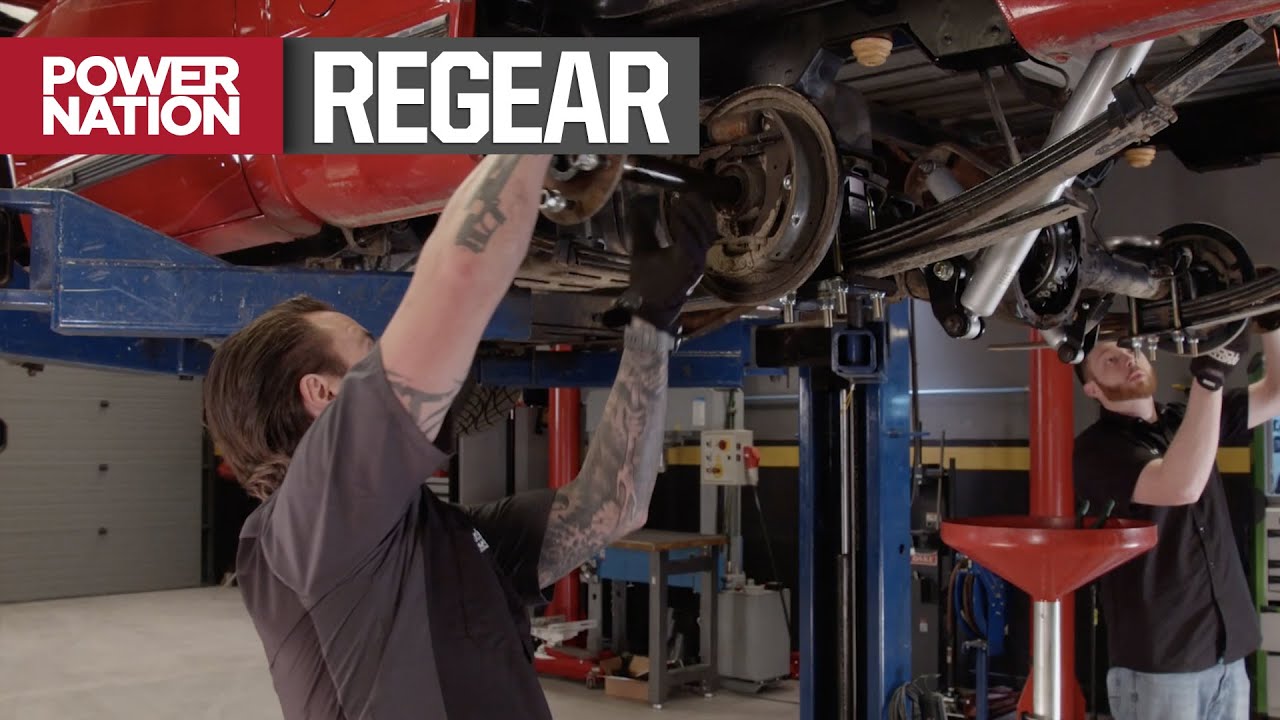 Rebuilding the Rear End of a Chevy K1500 - Truck Tech S6, E8