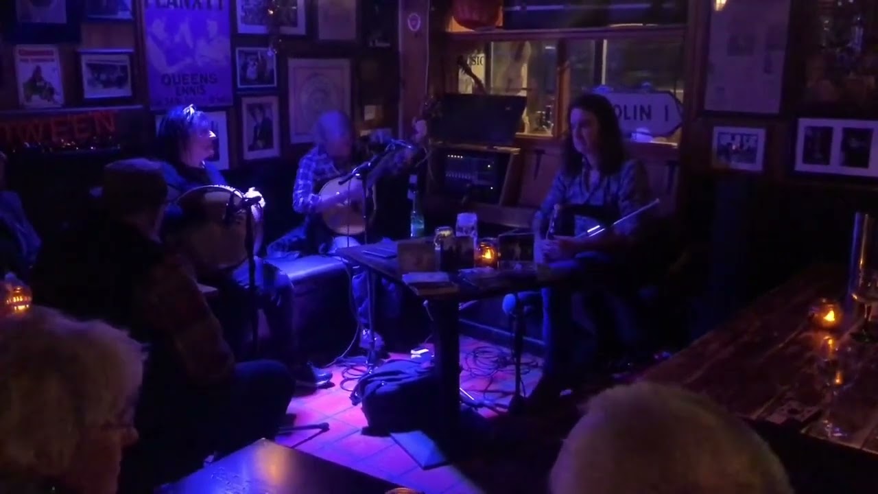 2022.10.25 Doolin, Irish Session in McGann's Pub