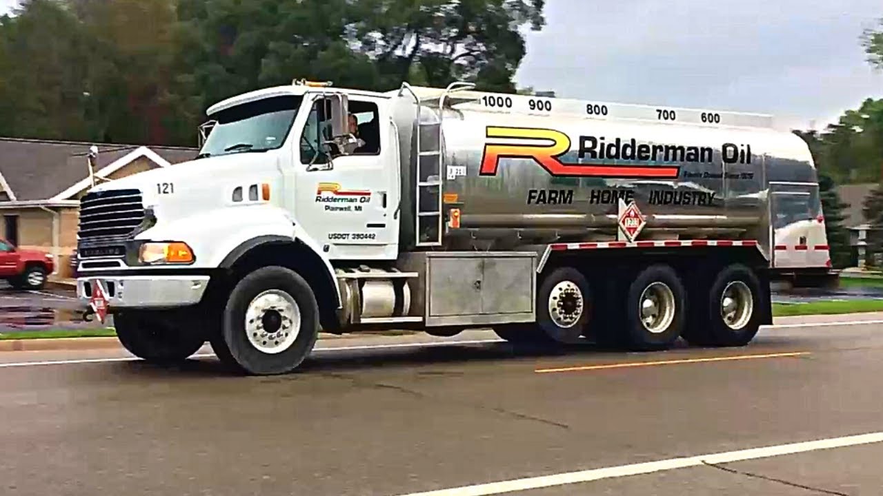 Truck Spotting on M-43, US-131, and D Avenue - Ft. Ridderman Oil and TONS of Largecars!