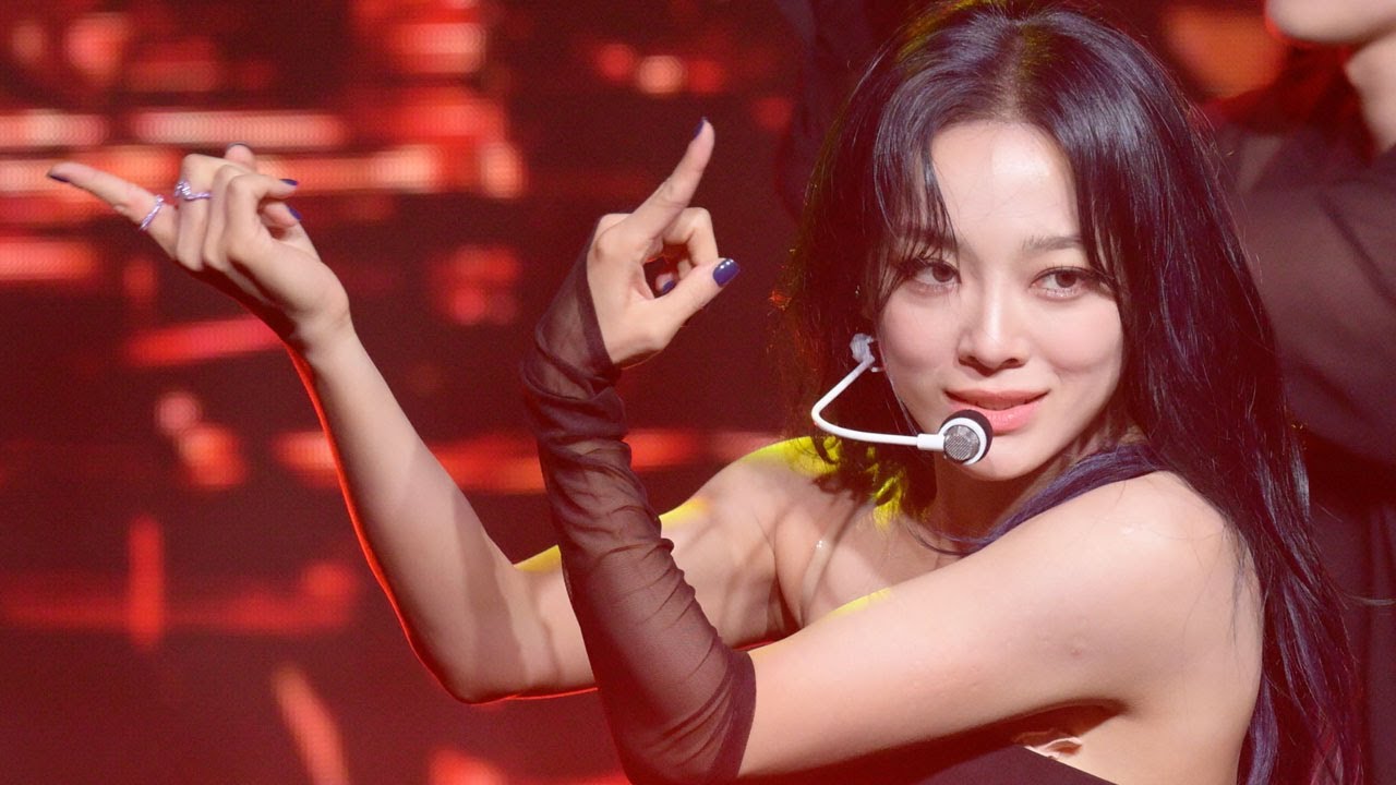 김세정 KIM SEJEONG - 'Top or Cliff' 쇼케이스 무대