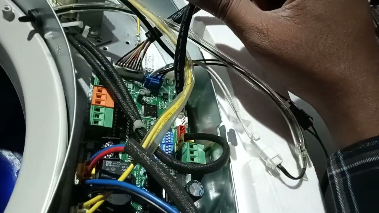 Wiring Explained. Midea Chilled water 4 way cassette.