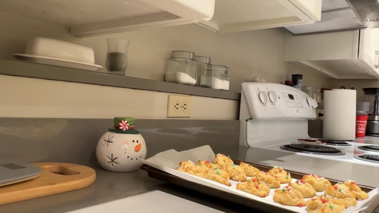 Low carb Christmas Snowflake Cookies ( Recipe Below)