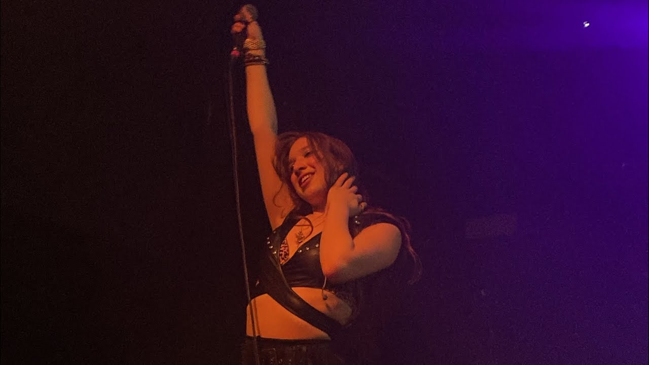 I kissed a girl Isabel larosa cover live in Toronto! 🌈