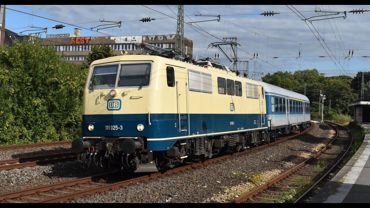 Bahnverkehr / Rail Traffic in Düsseldorf Volksgarten  23/8/25