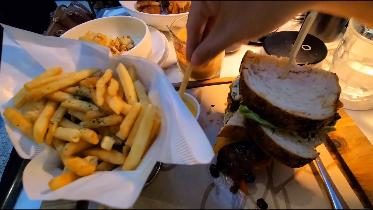 Ужинать в месте, где зародилась культура кафе в Сингапуре?! | Я не знала, чего ожидать