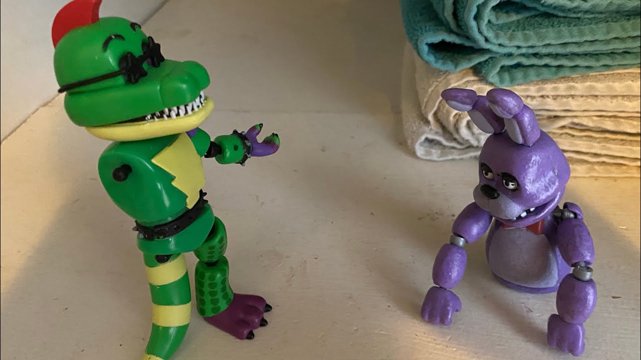 Multi Bonnie chica, and Roxy ￼try to find a way out of the mega pizza Plex PR 3