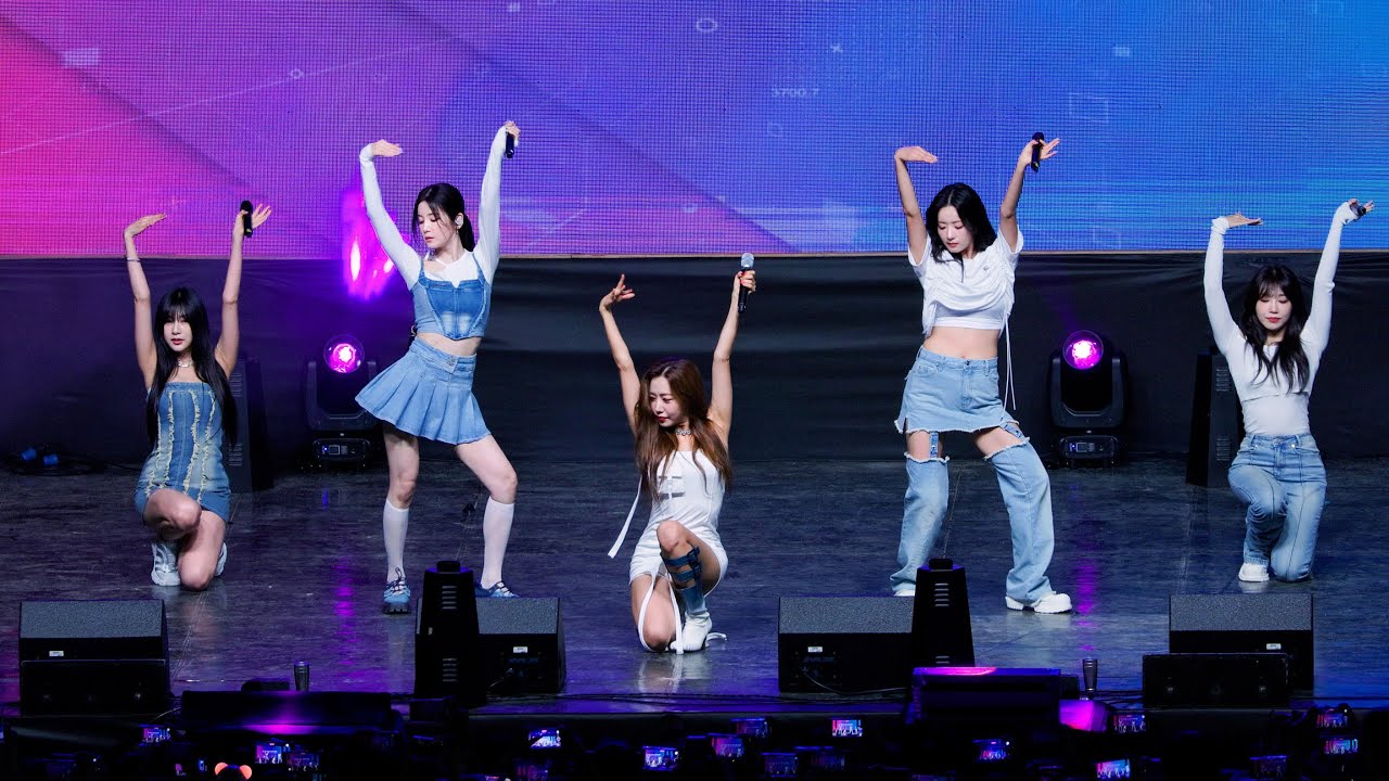 230922 에이핑크 Apink Full ver 'D N D + 덤더럼 + NoNoNo + 1도 없어' 4K 60P 직캠 @안산대 축제 by DaftTaengk