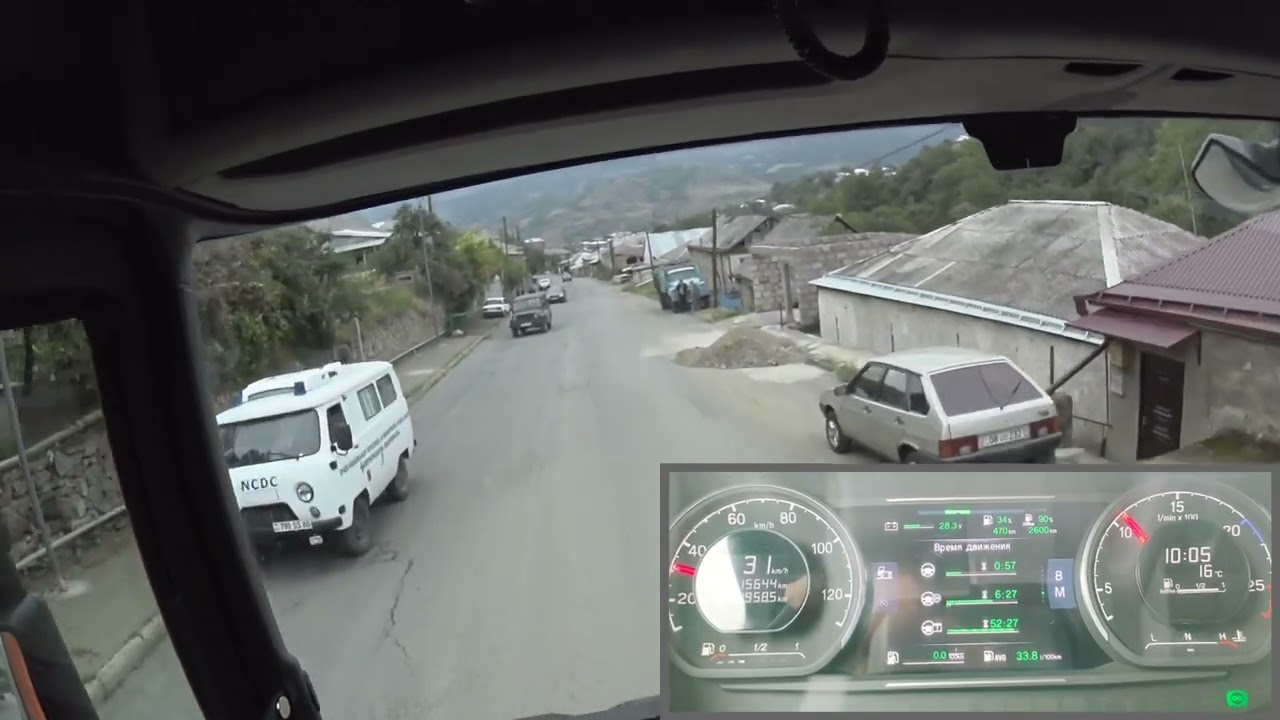 дорога на загрузку по горным серпантинам Армении. Город Берд. Armenia, Berd town