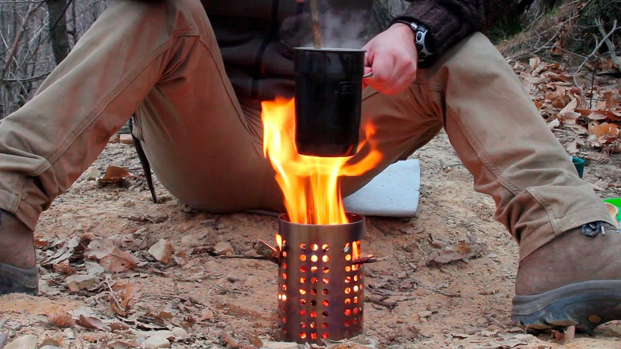 Bushcraft cooking: rice on the hobo stove