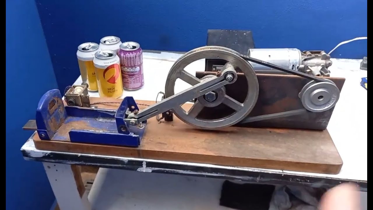 Amassador de Latinhas Elétrico