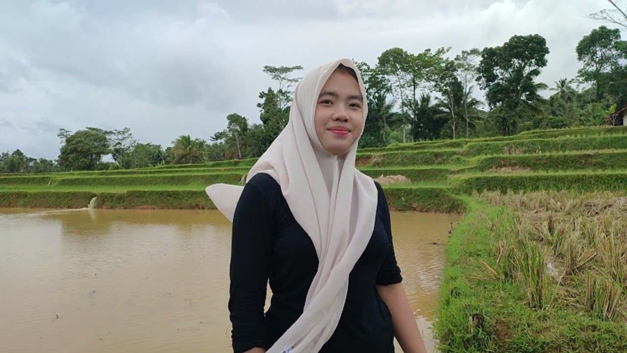 Jalan jalan bareng teh sita janda desa di persawahan bikin lupa jalan pulang