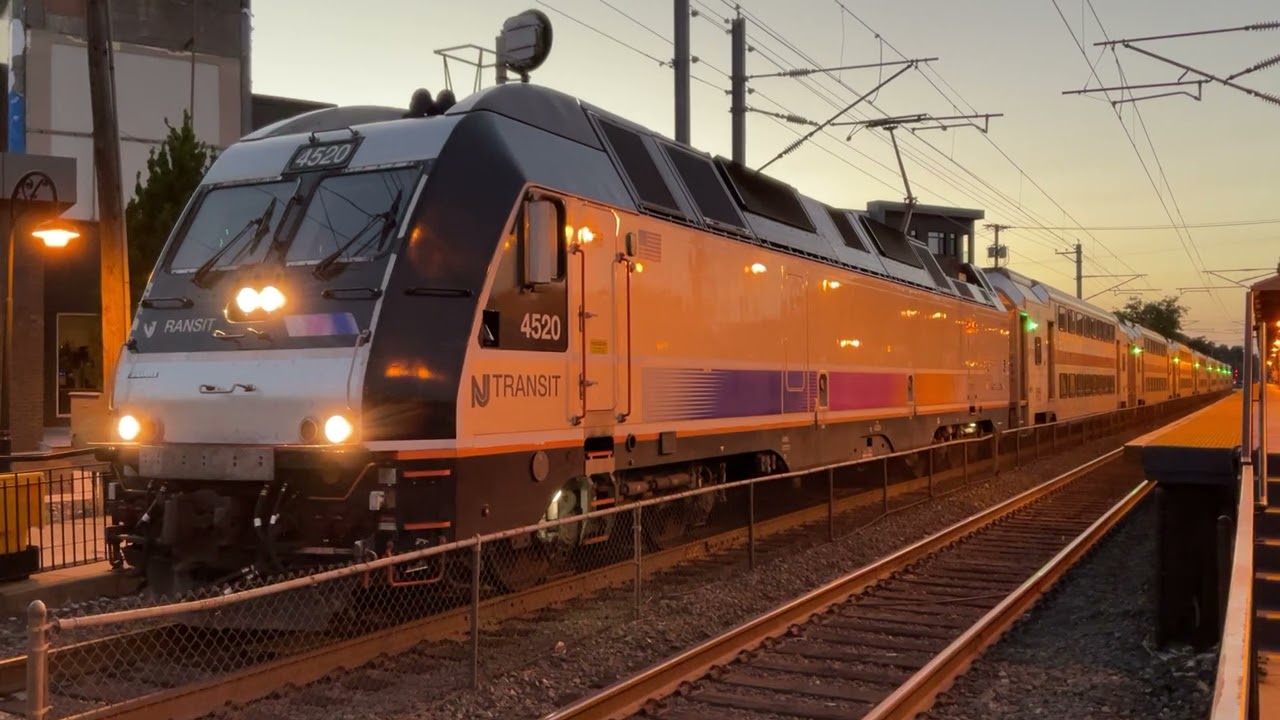 NJ Transit ALP-45DP # 4520 NJCL Train 3373 Red Bank NJ