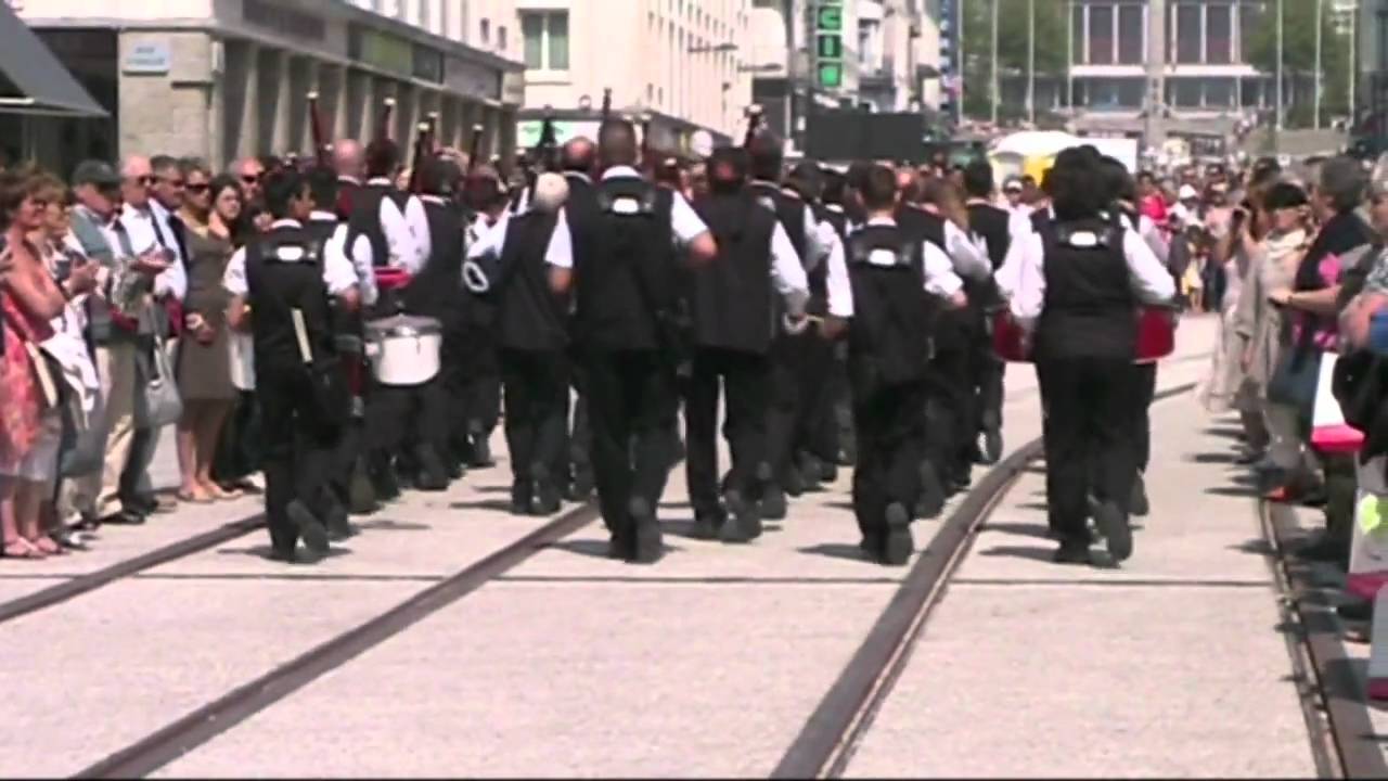 le printemps  des sonneurs le  defilé1.mp4