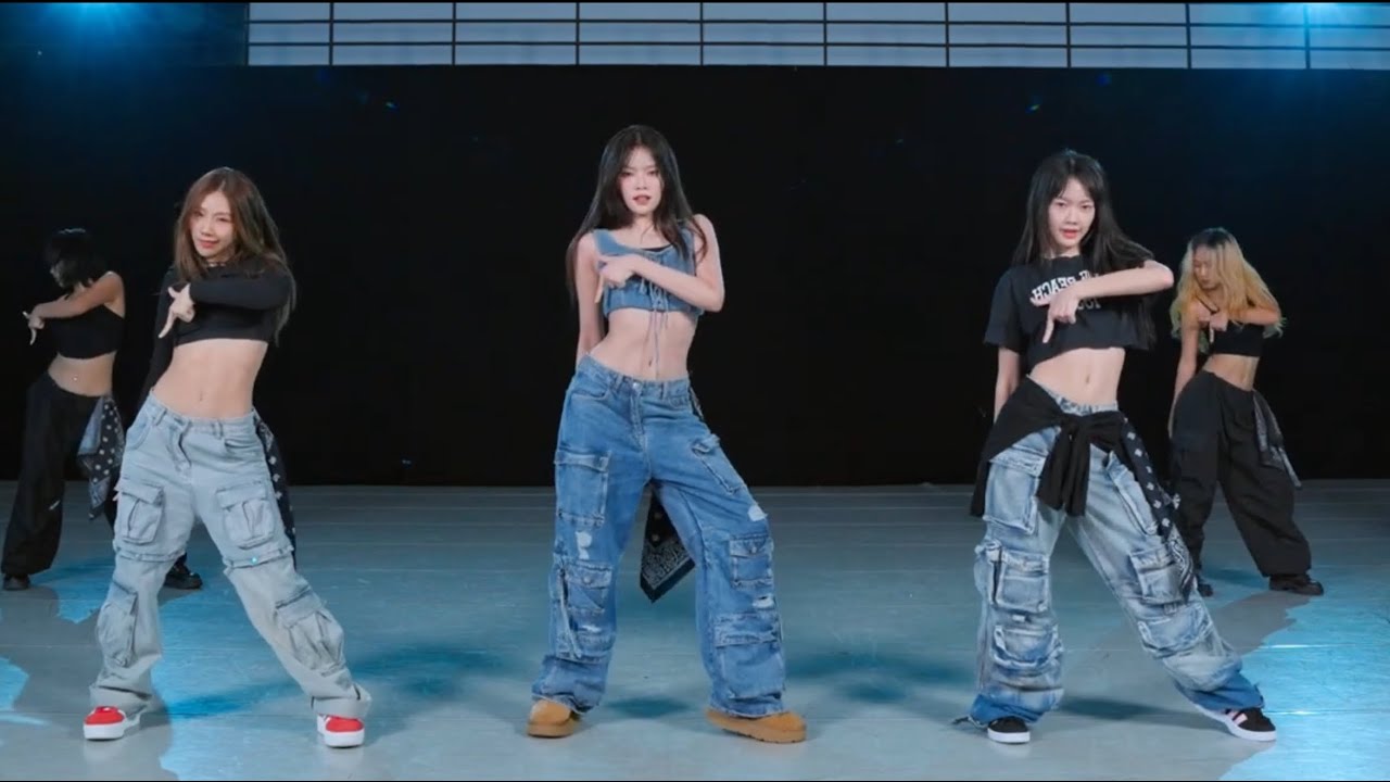 [MIRORED] - PiXXiE - FEAT Dance practice mirored ( zoom ver. )