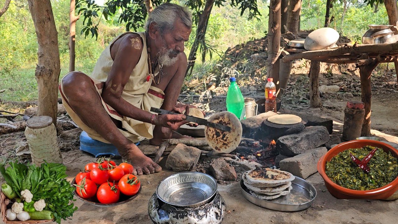 Chitrakoot सिद्ध बाबा की कुटिया में जंगली सब्जी और रामरोट टिक्कड़ की प्रसादी