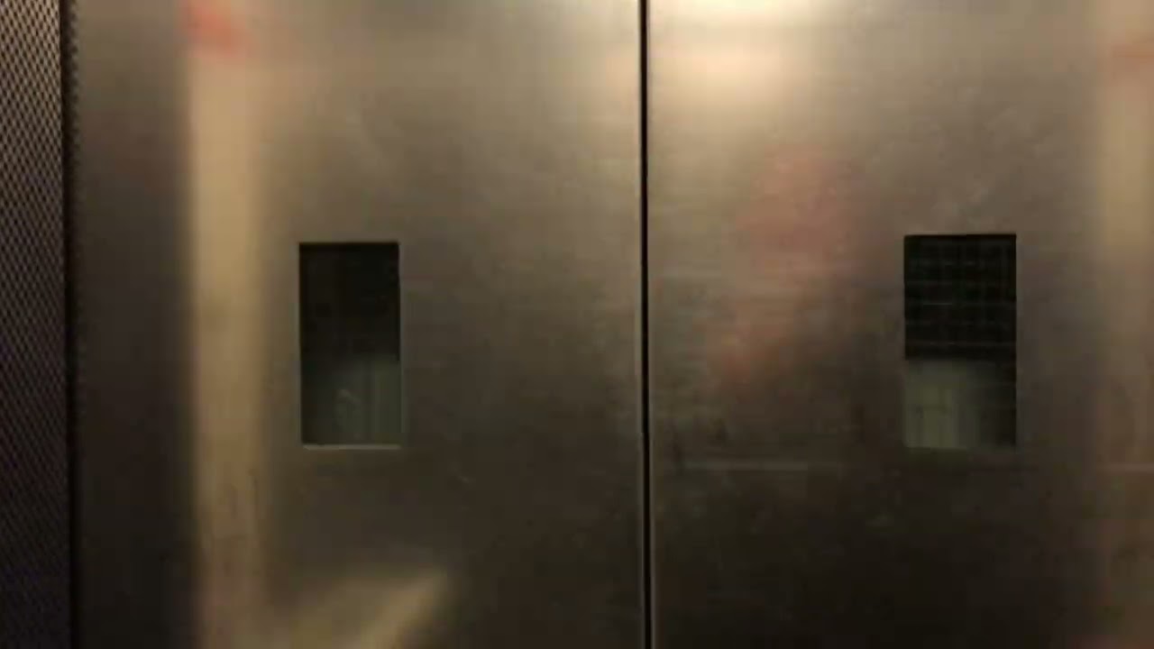 Long distance Stannah lift @ Liverpool Lime Street