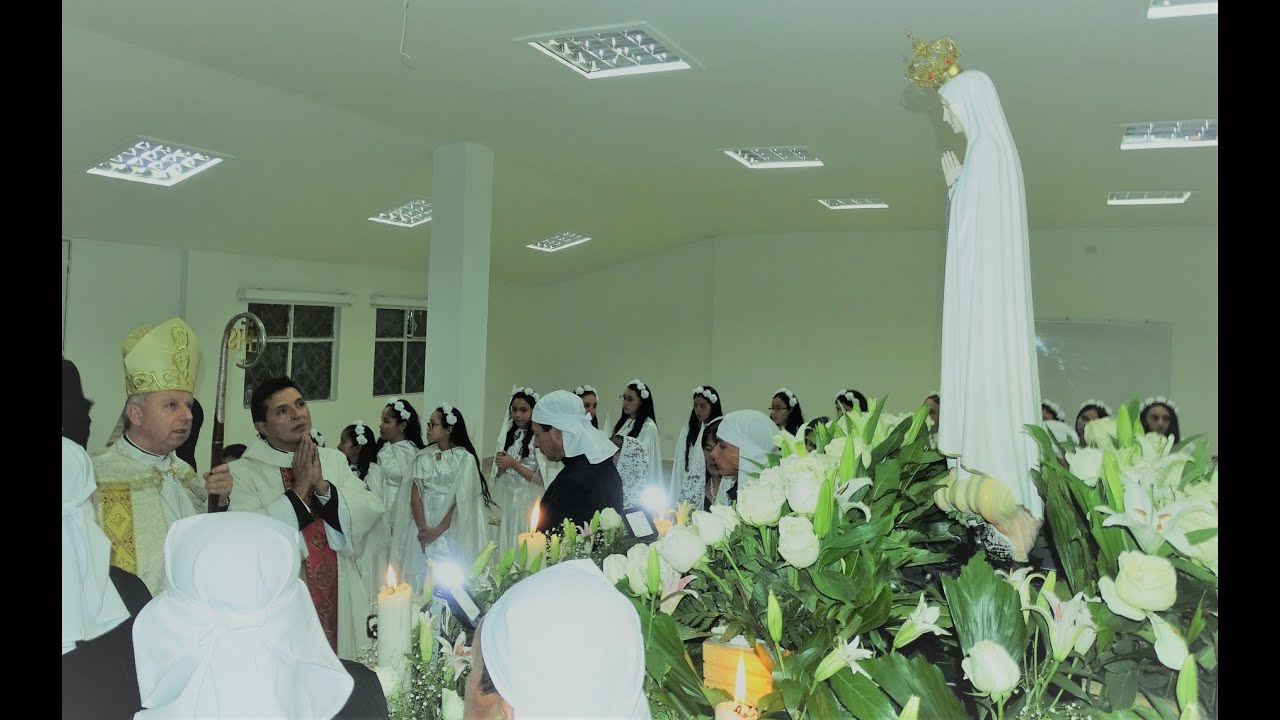 Padre Chucho. Virgen Peregrina de Fátima y Reliquia de San Juan Pablo II.