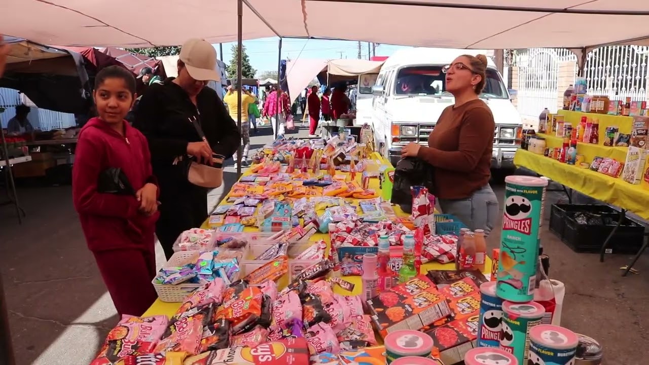Con algo de temor, mexicalenses salen a las calles