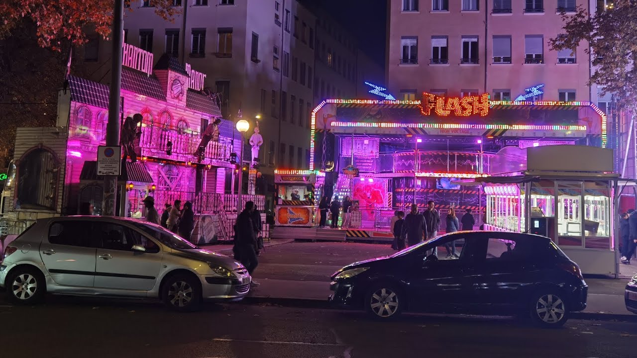 Fête Foraine/ Vogue des Marrons Lyon Croix rousse 2025 de nuit 