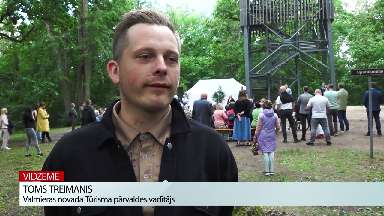 Vidzemē: Pacelties virs koku galotnēm un baudīt ainavu. Atklāj Zilākalna skatu torni