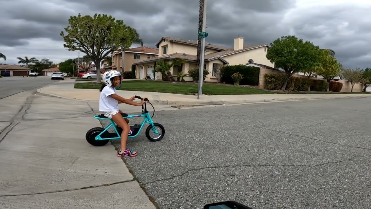 RAZOR RSF650 VS RAMBLER 12 RACE