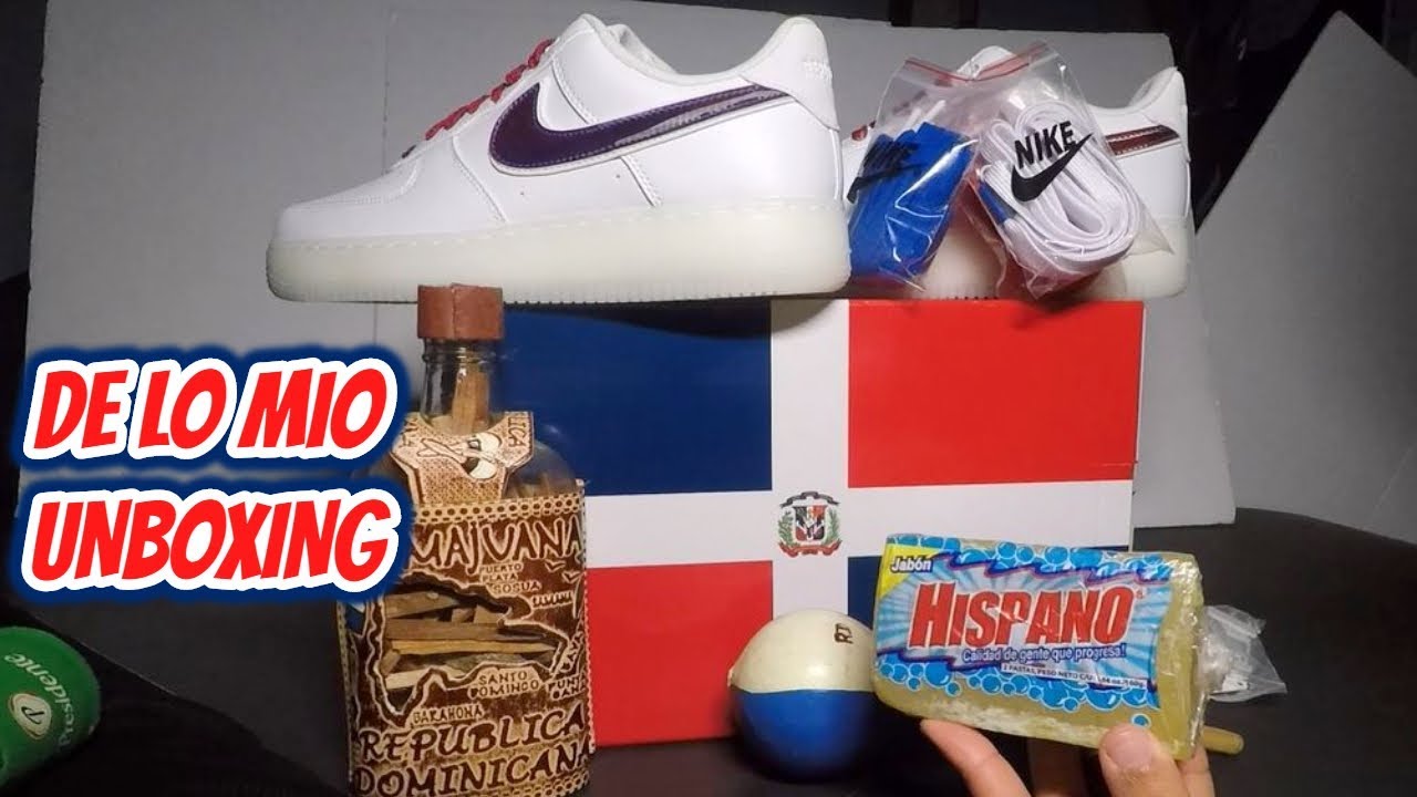NIKE 