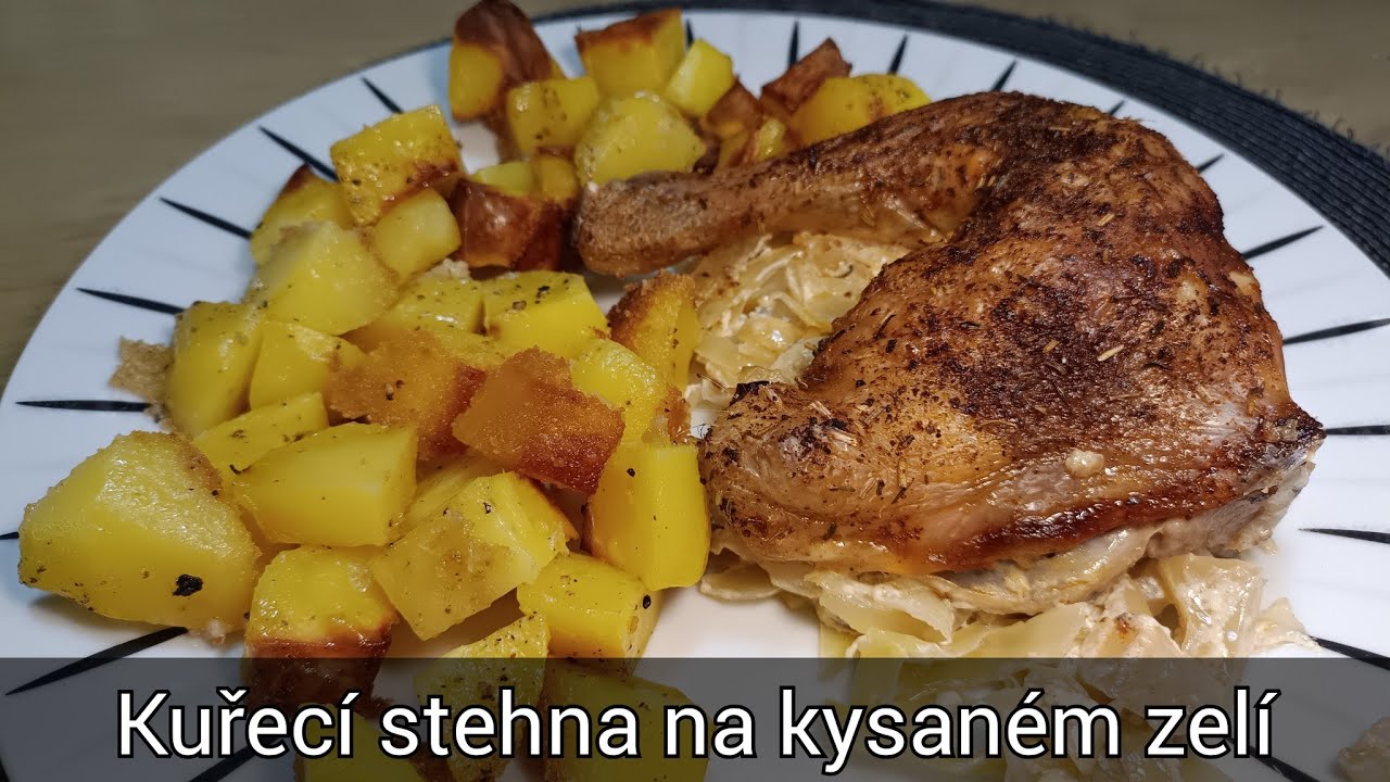 Kuřecí stehna na kysaném zelí s pečeným bramborem - recept