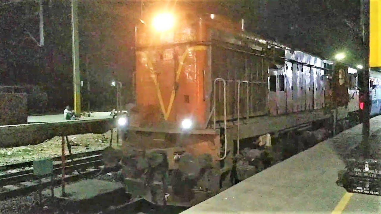 (54602) (Amritsar - Hisar) Passenger Train Departure From Ludhiana Junction With WDM3A Locomotive.!