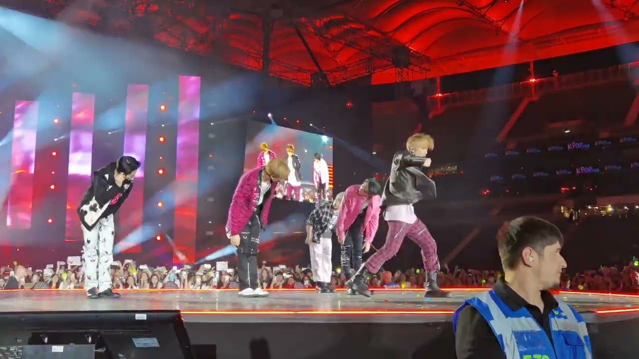 KPopFlex  in Frankfurt/Germany NCT Dream - 'Ridin''