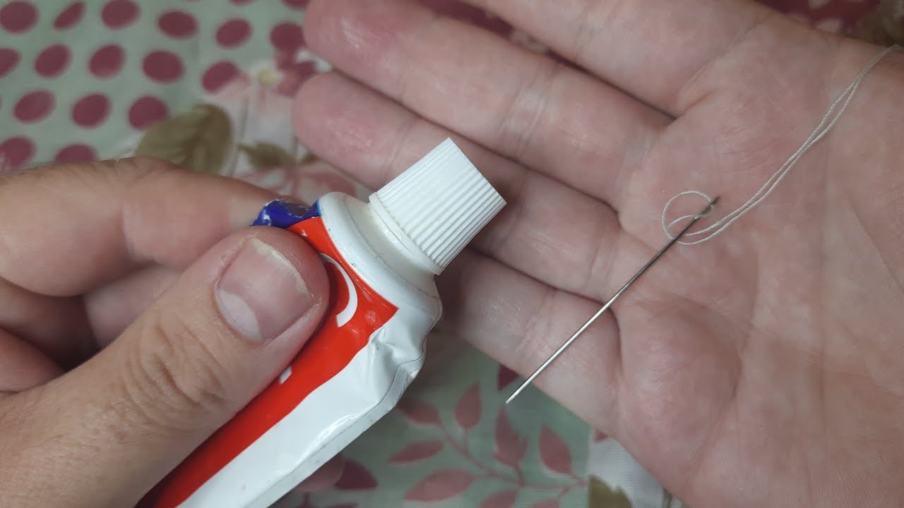 As MANEIRAs MAIS FÁCeis DE PASSAR UMA linha na AGULHA - 4 Truques para passar a linha na agulha