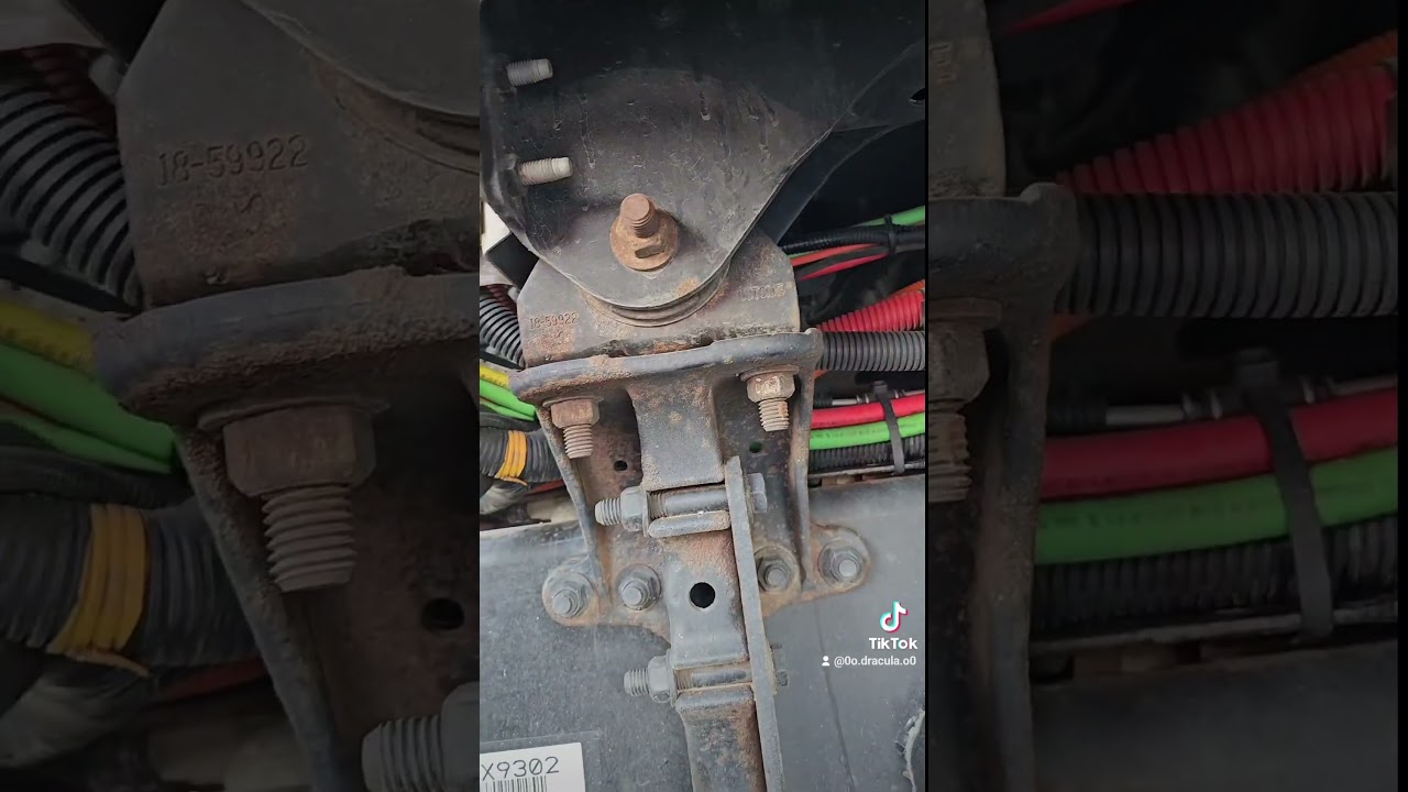 Freightliner Cascadia cab mount