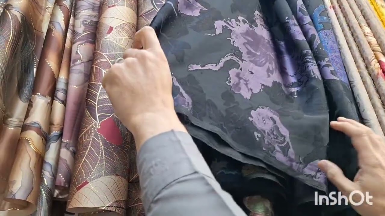الفيديو الثاني من سوق الكعكية – قسم الجملة 🛍️ محل جوهرة ومخاوير رائعة جداً 💎👗 بأسعار مناسبة 💸مكة 
