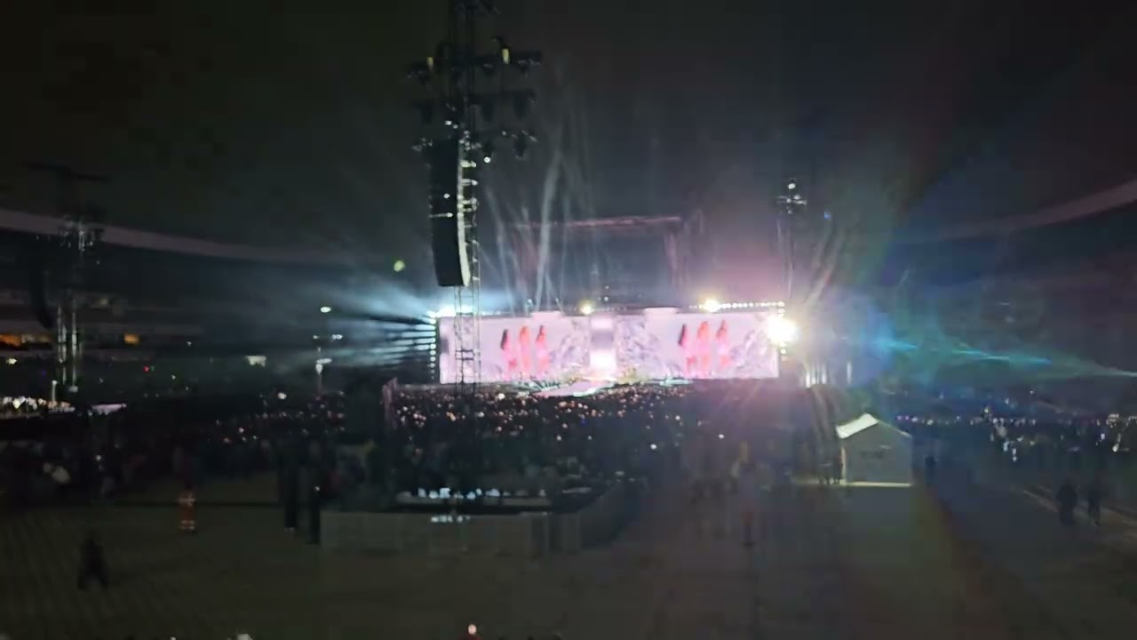 Girl like me, Shakira. Queretaro, Estadio Corregidora.