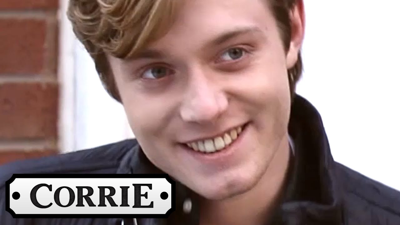 Coronation Street - Daniel Flirts With Sinead