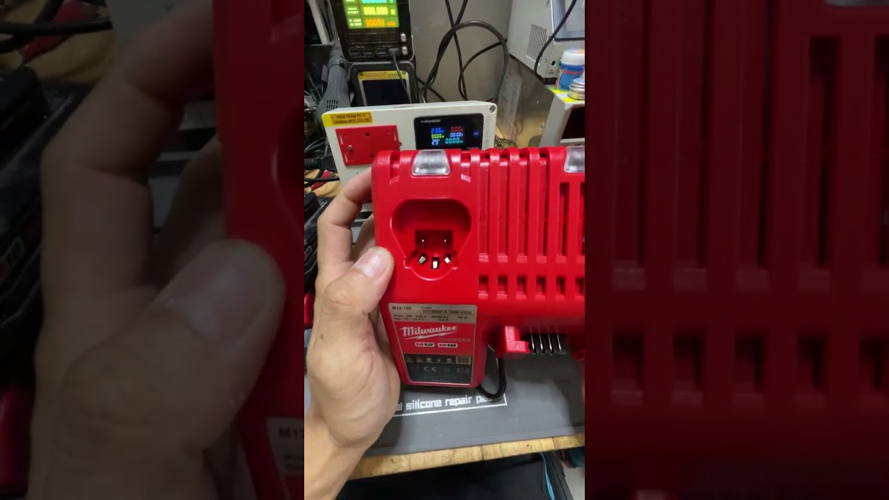 Mở hộp sạc pin milwaukee M12 M18C #milwaukee #0917774119 #shortvideo 