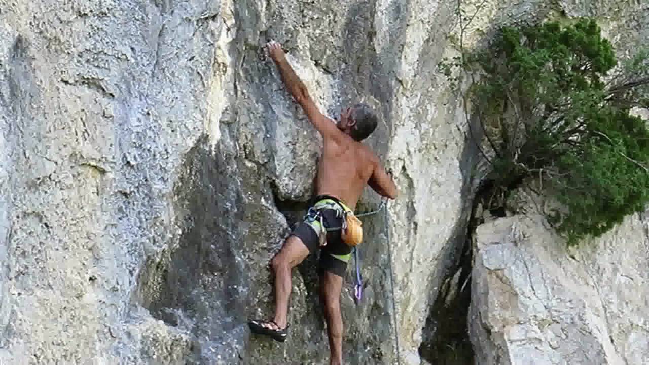 Saint-Jean-de-Bueges - Escalade - Le monde en face 7a