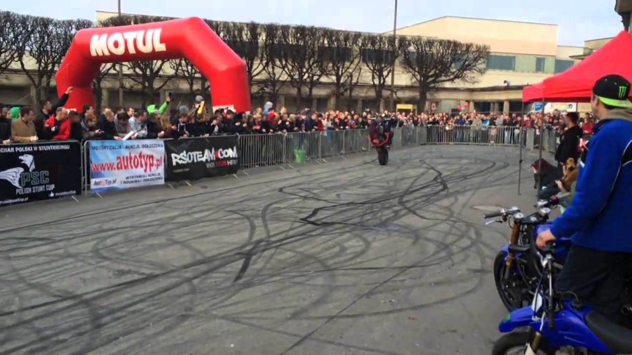 Stunter13 | Yamaha MT07 In Action At Wroclaw Motorcycle Show | Stuntride