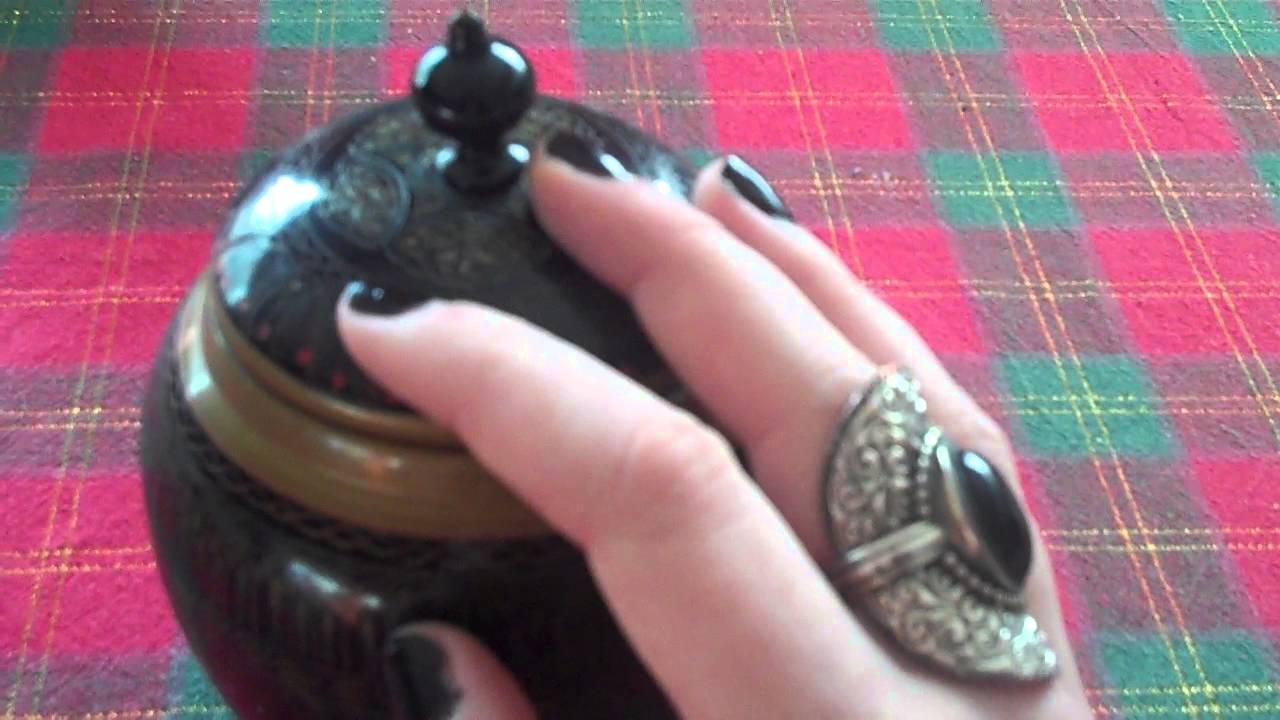 *roleplay* Browsing at antiques