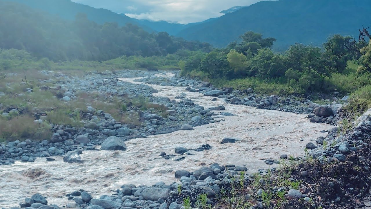 Cuesta del Clavillo (de La Banderita hasta Aconquija) siempre con lluvia en la selva!