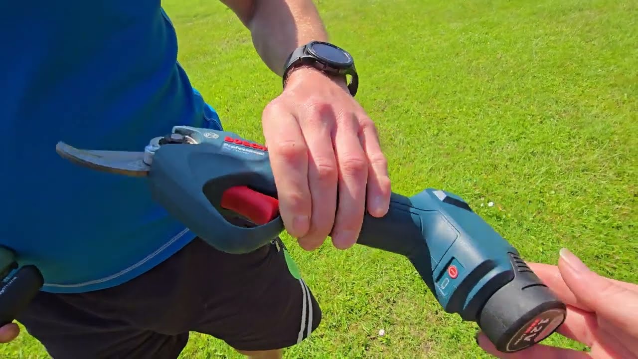 Bosch ProPruner GGP 12V-25 vs EasyPrune / Сравнение секатаров от Бош на 3.6V и 12V.