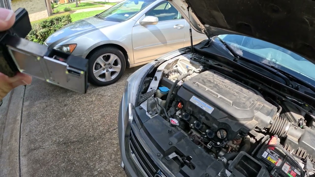 Cleaning 2013 Honda Accord Touring (V6 edition) MAF (Mass Air Flow) sensor. Very easy!