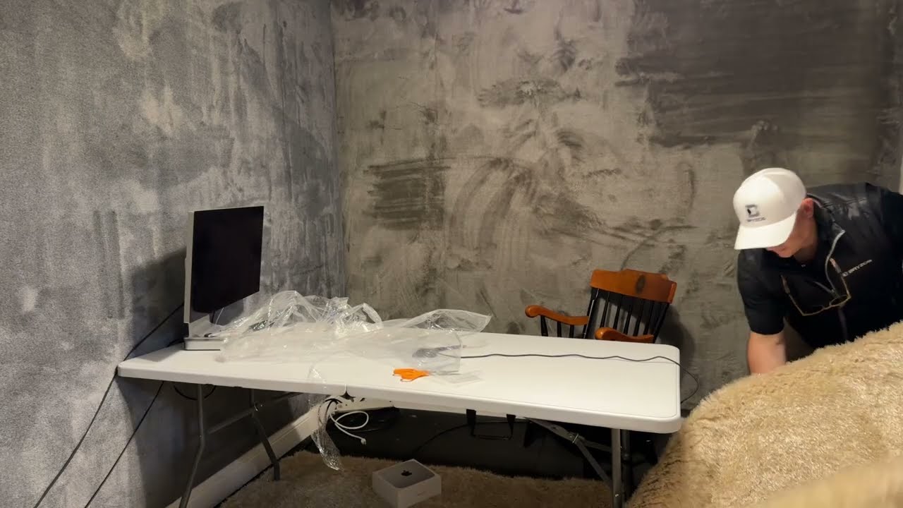 Behind the Scenes - Making the Set