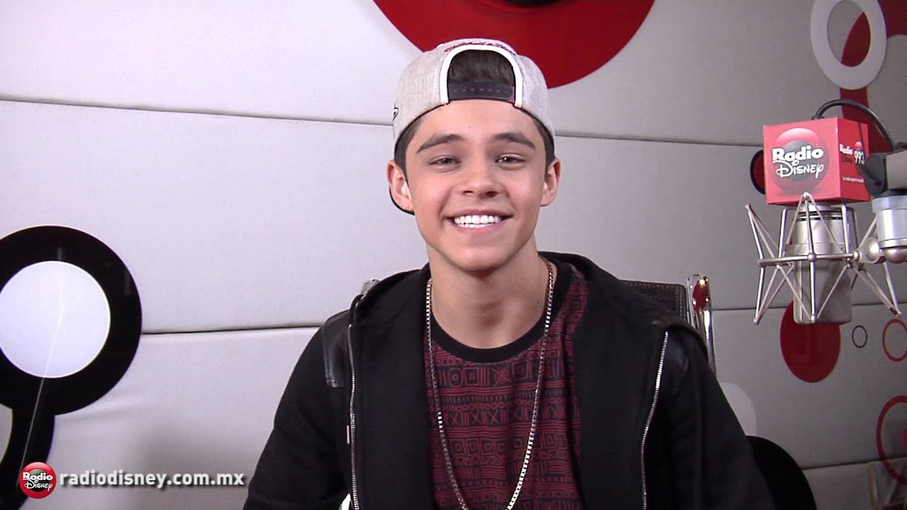 Alex Hoyer en entrevista en Radio Disney