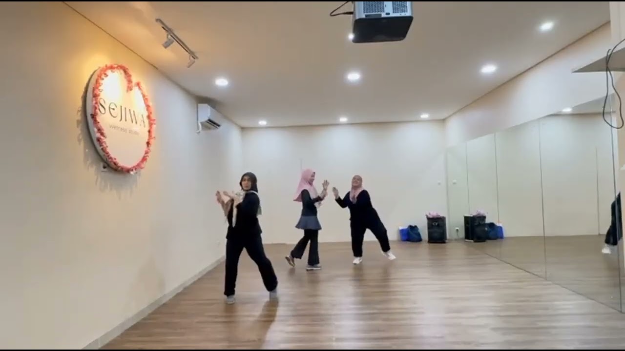 I Wanna dance with somebody || Chor. Roosamekto Mamek (INA) October 2018