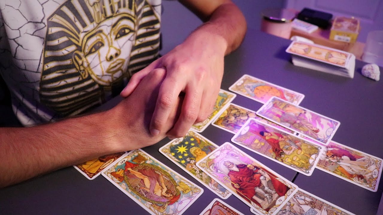 Giving Myself a Tarot Card Reading | Love Life Advice | Messages for You Too! (ASMR)