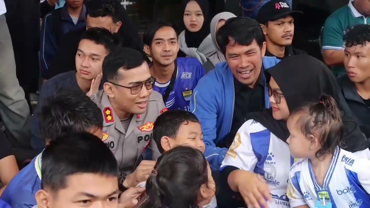 Nobar Persib vs Persija, Kapolres AKBP Ardian Duduk Bareng BobotohSUKABUMI 