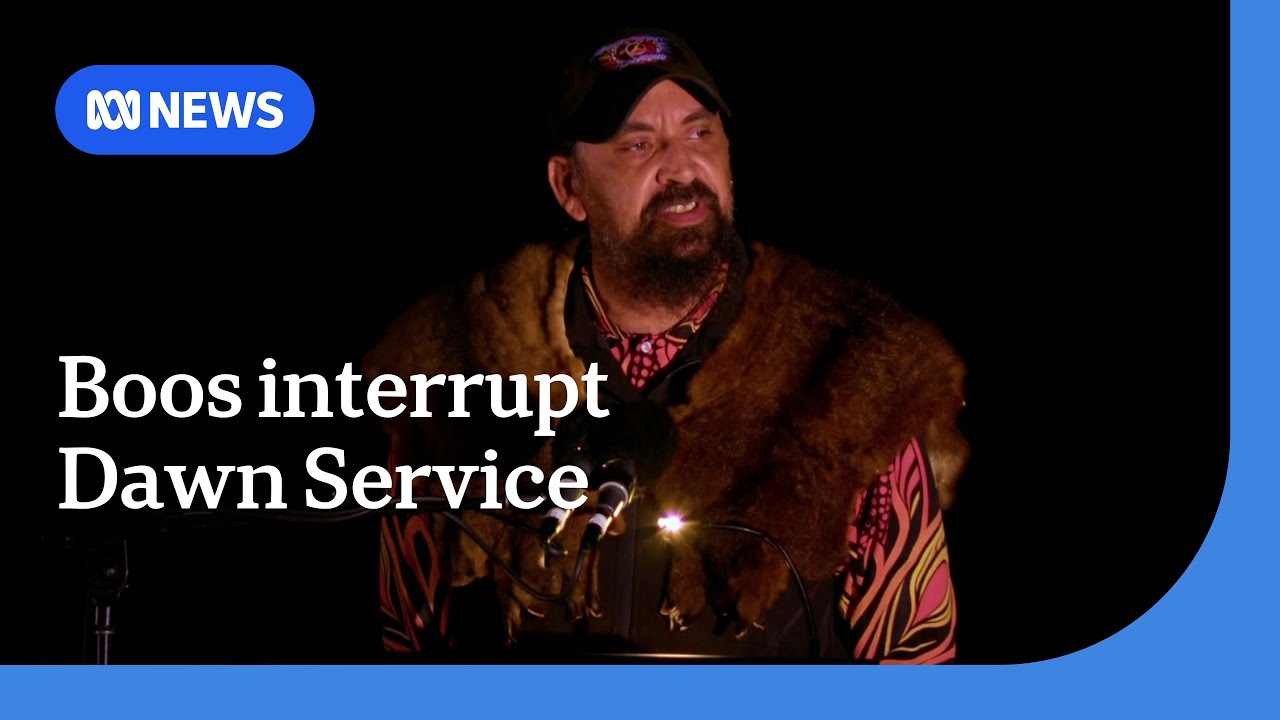 Welcome to Country booed at Melbourne's Anzac Day Dawn Service | ABC NEWS