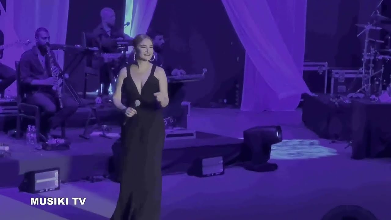 DERYA BEDAVACI - Mavi Mavi & Aşıksın (İbrahim Tatlıses cover) (Konser/Canlı)