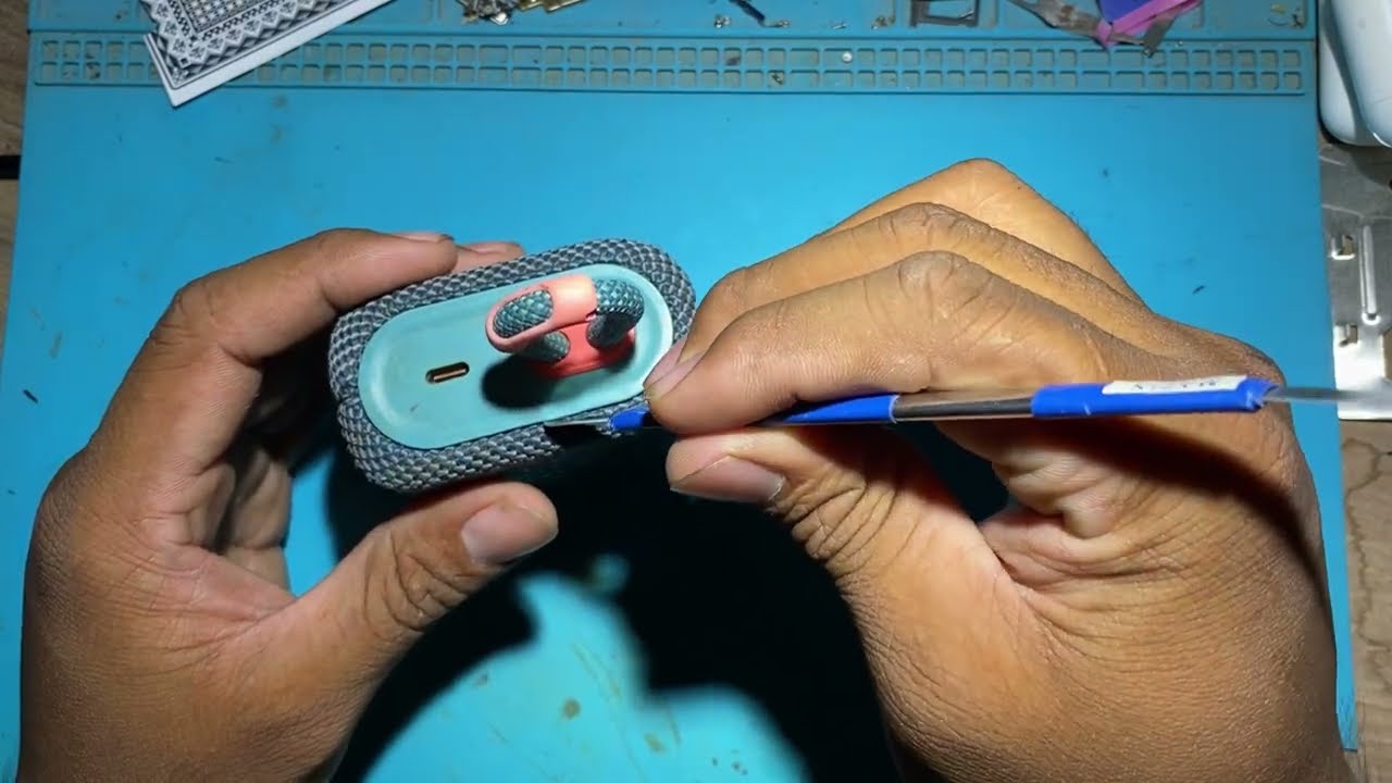 Change Battery JBL Go3
